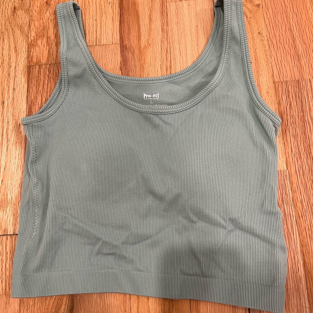 Cropped workout tank bundle